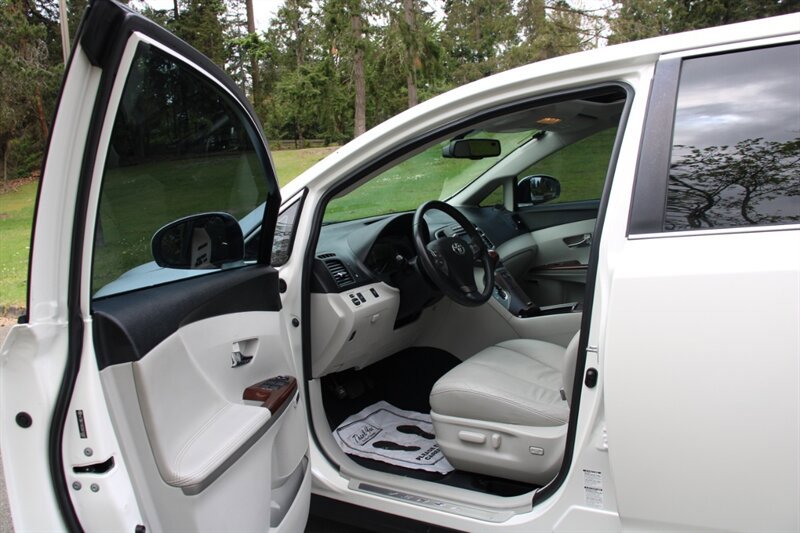 Used 2009 Toyota Venza AWD image 5