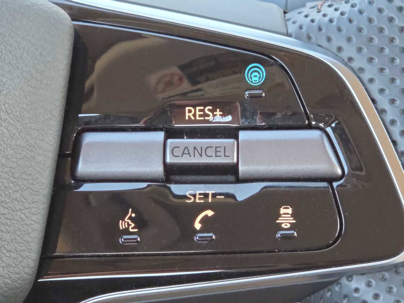 Used 2024 Nissan Ariya FWD image 29