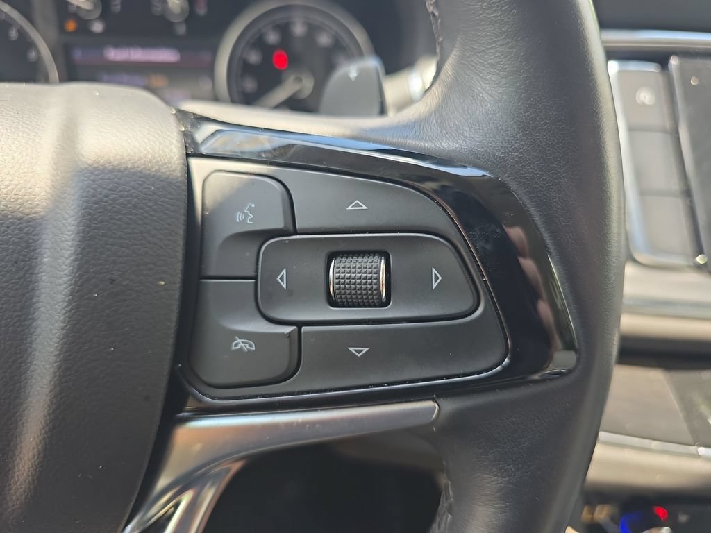 Used 2022 Buick Enclave Essence FWD image 25