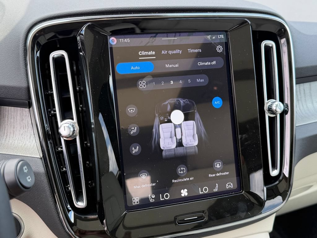 New 2026 Volvo XC40 B5 Plus w/ Climate Package AWD/4WD image 25