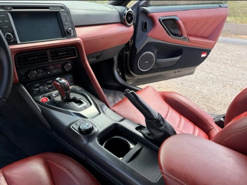 Used 2020 Nissan GT-R Premium w/ Premium Interior Package AWD/4WD image 31