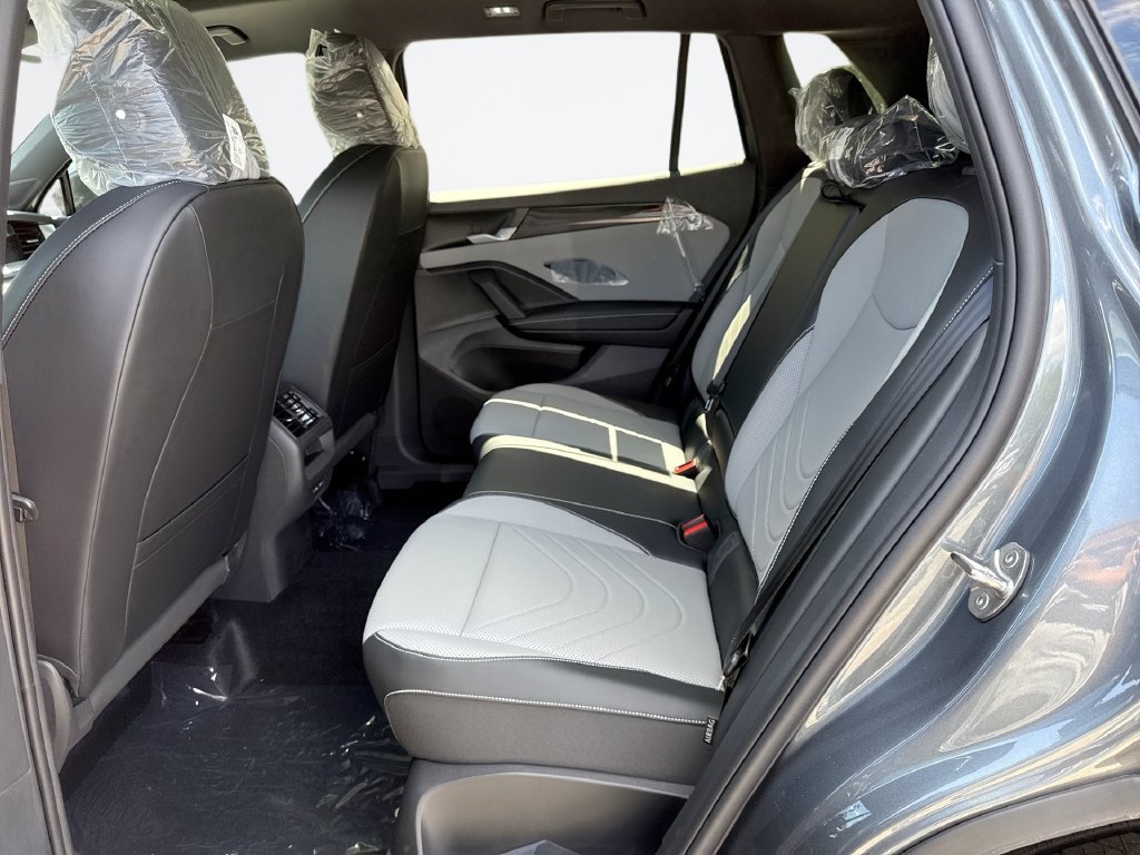 New 2026 Volkswagen Tiguan SE R-Line AWD/4WD image 25