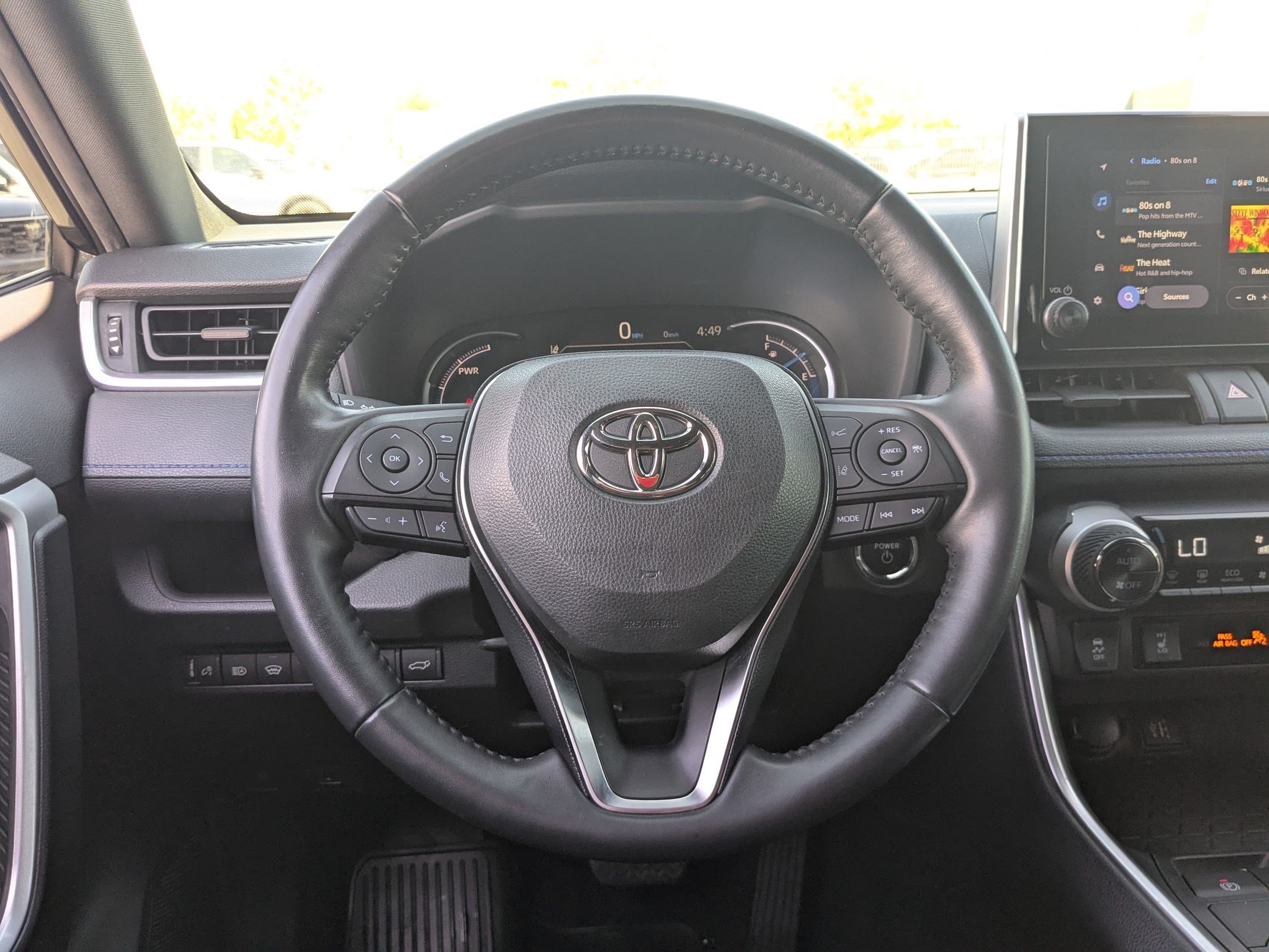 Used 2024 Toyota RAV4 SE w/ Convenience Package AWD/4WD image 16