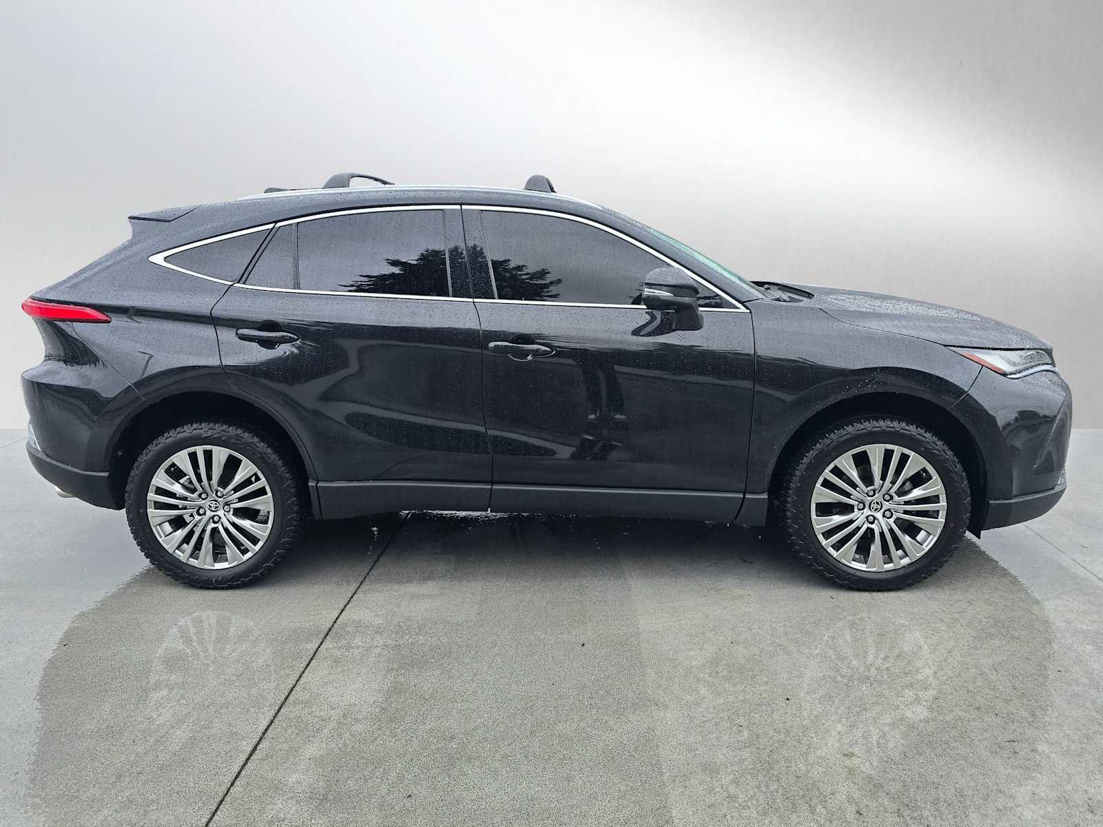 Certified 2023 Toyota Venza Limited AWD/4WD image 2