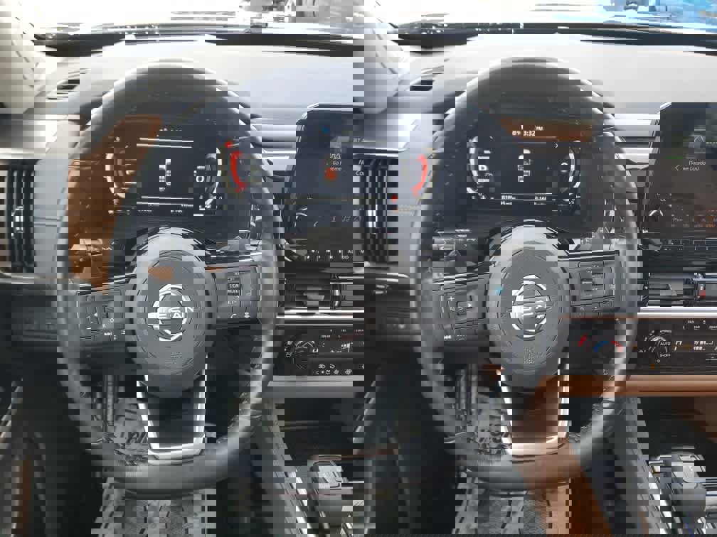 Used 2022 Nissan Pathfinder Platinum w/ Cargo Package image 19