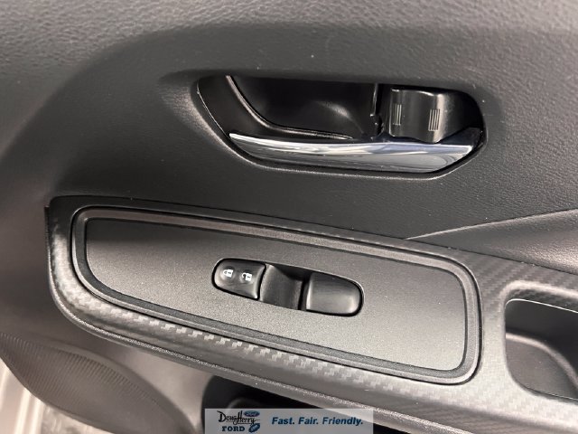 Used 2025 Nissan Versa SV FWD image 39