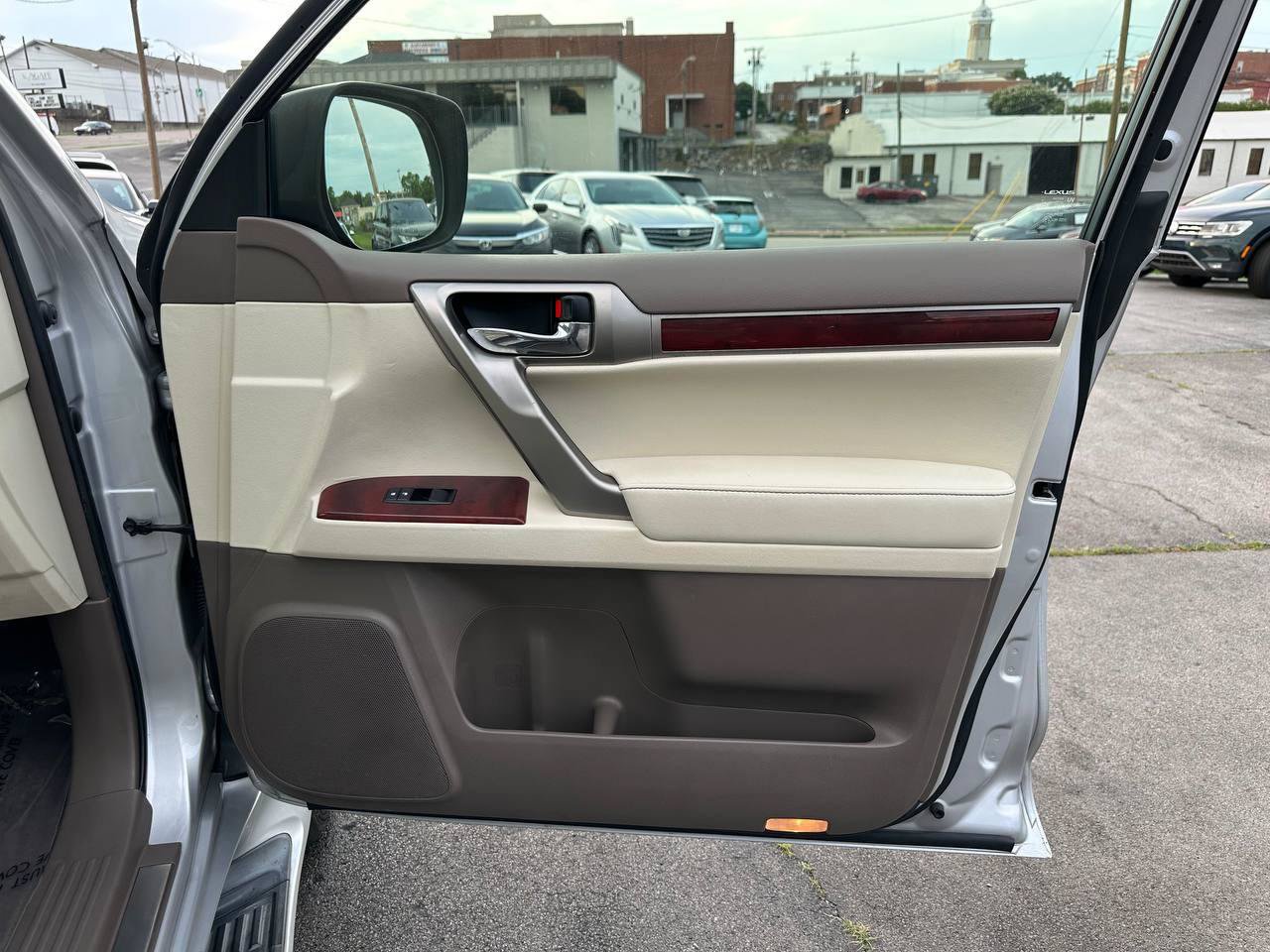 Used 2012 Lexus GX 460 w/ Comfort Plus Pkg AWD/4WD image 31
