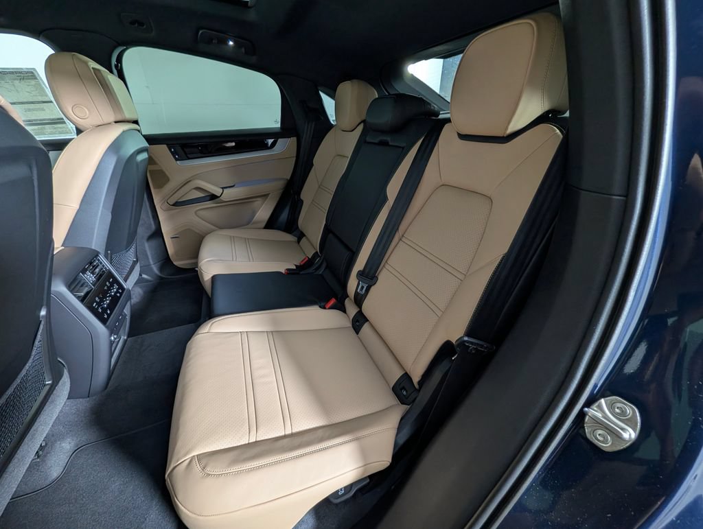 New 2026 Porsche Cayenne Coupe AWD/4WD image 25