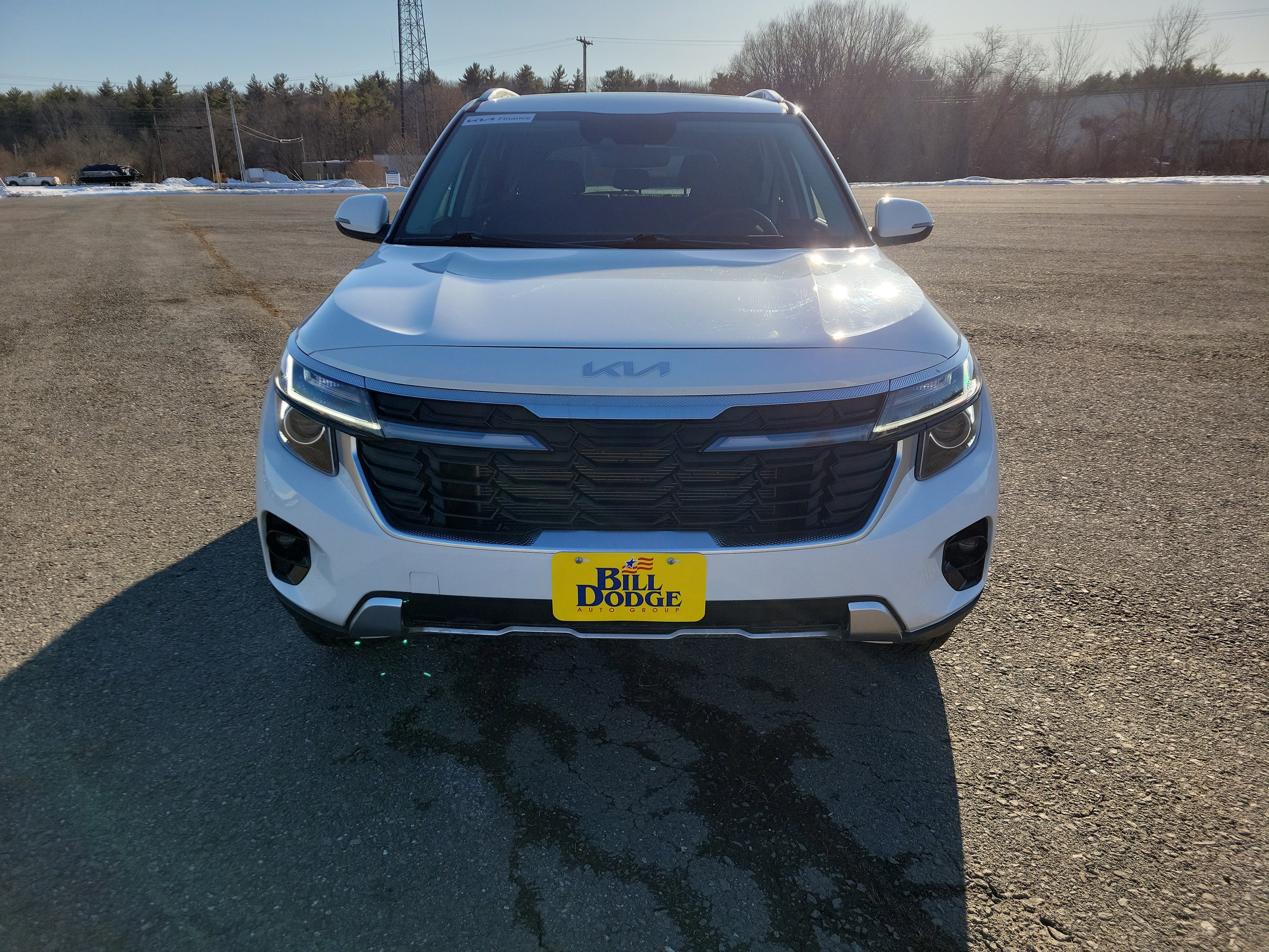 Used 2024 Kia Seltos EX image 2