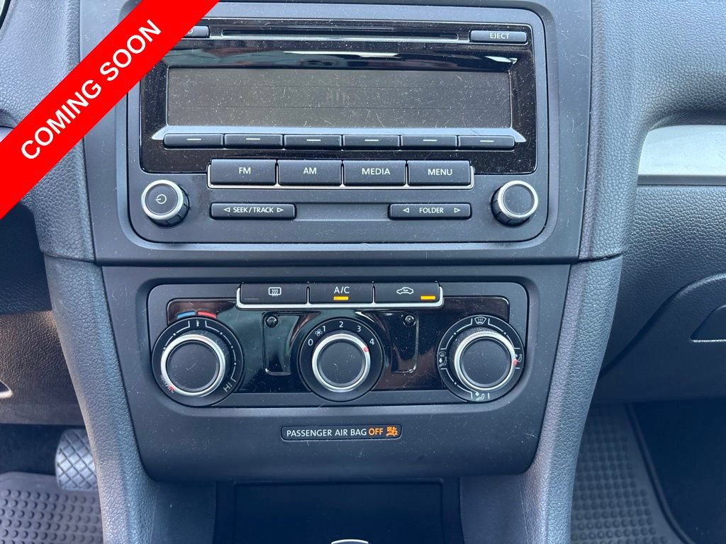 Used 2014 Volkswagen Golf 4-Door FWD image 21