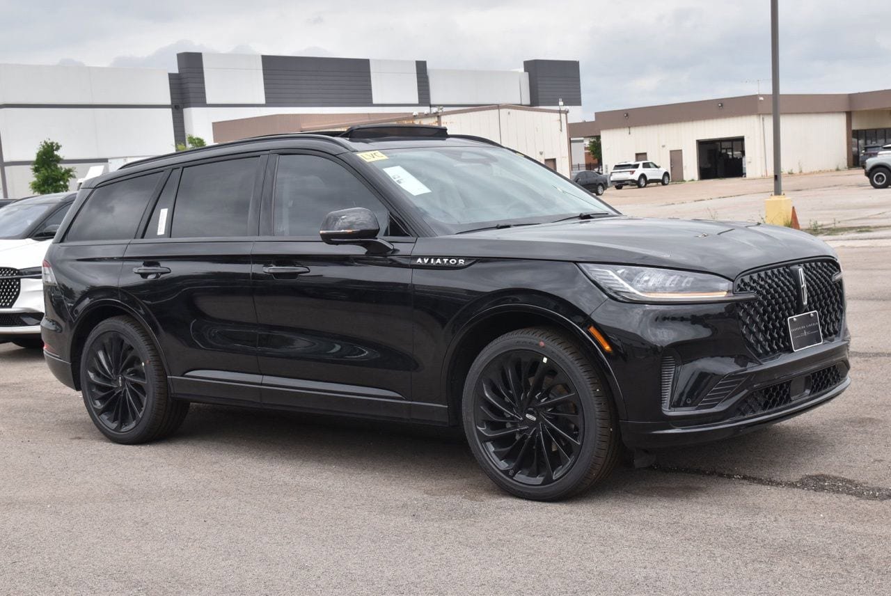 New 2026 Lincoln Aviator Reserve RWD image 4
