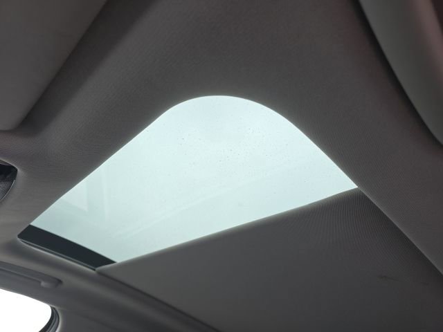 Used 2023 Kia Sportage SX FWD image 2