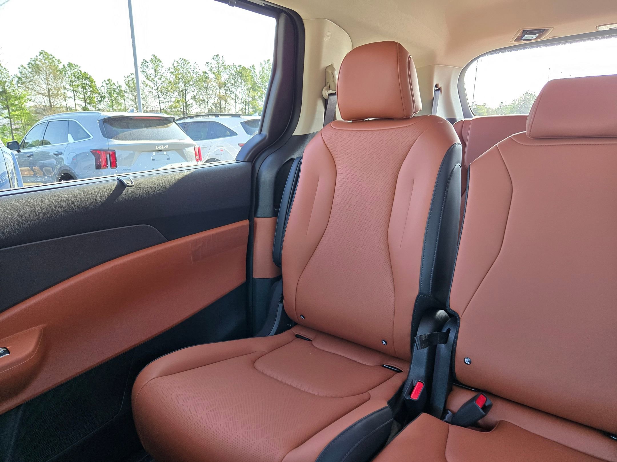 New 2026 Kia Carnival EX FWD image 12