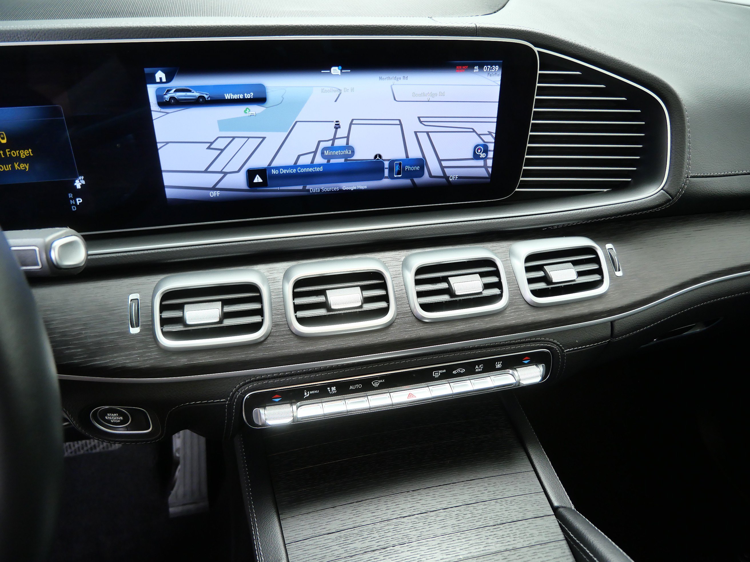 Certified 2025 Mercedes-Benz GLE 450e 4MATIC w/ Winter Package image 19