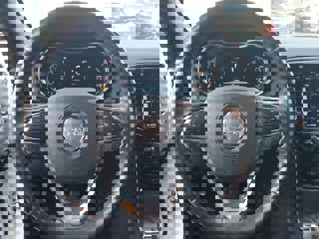 Used 2019 Jeep Grand Cherokee Altitude image 28