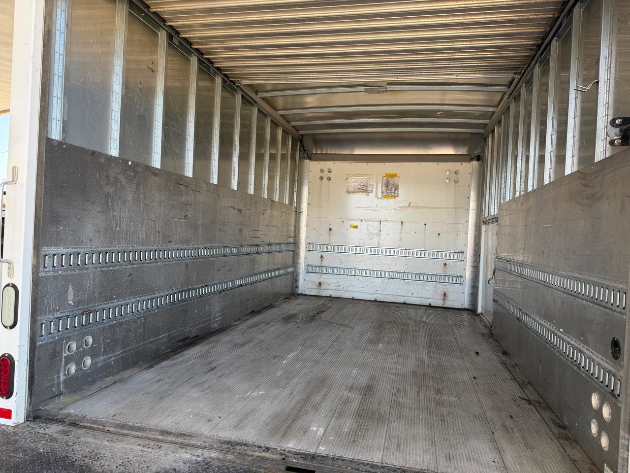 Used 2017 Chevrolet Express 3500 RWD image 27