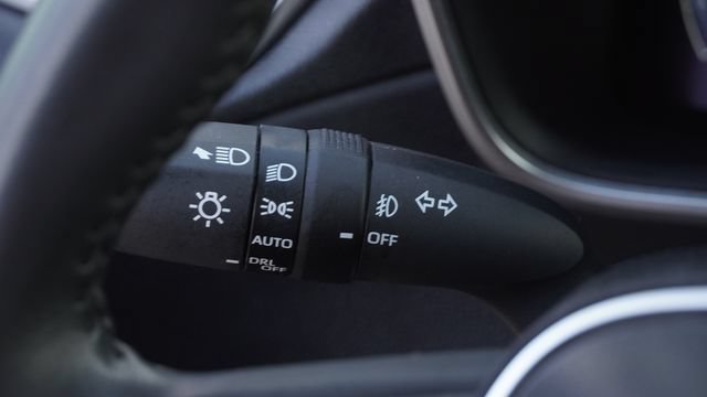 Used 2026 Toyota Corolla Cross XLE FWD image 31
