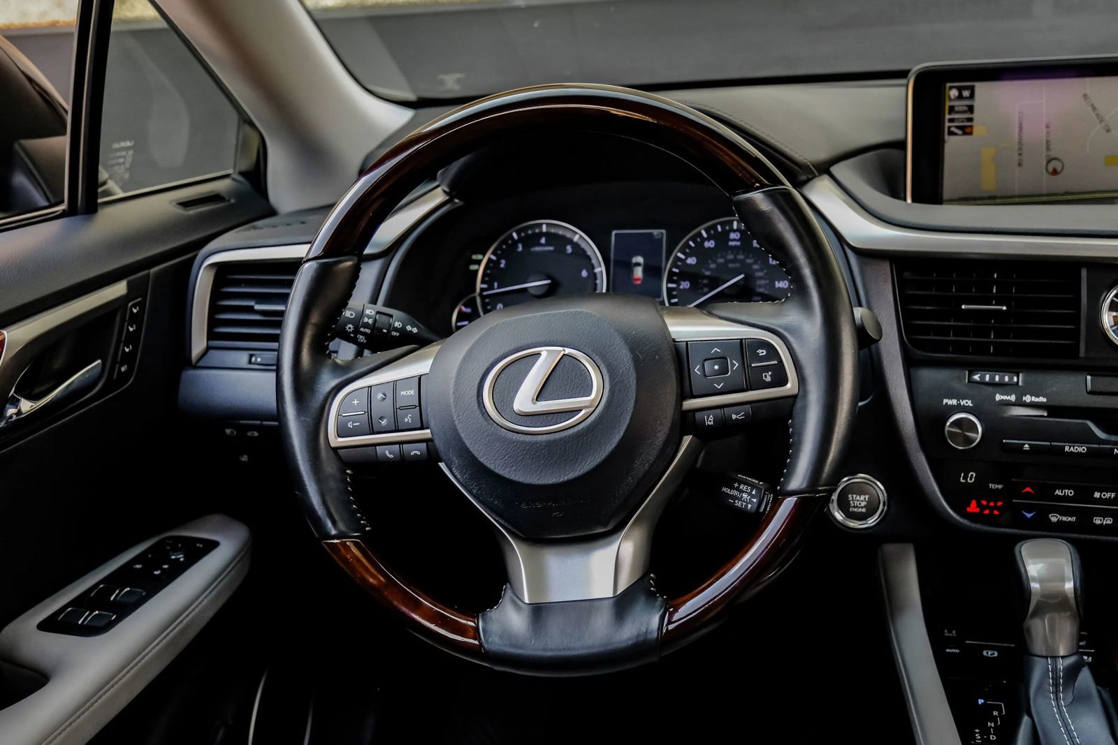 Used 2019 Lexus RX 350L FWD image 16