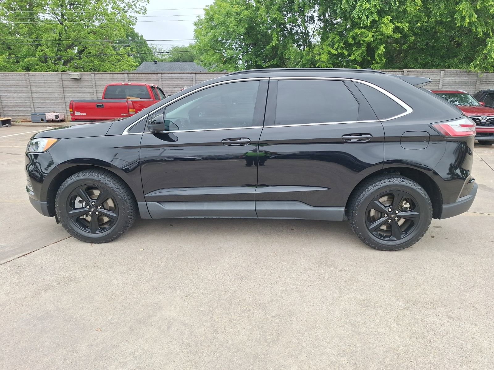 Used 2022 Ford Edge SEL w/ Sport Appearance Package AWD/4WD image 3