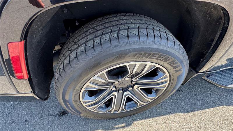 Used 2024 Jeep Wagoneer L Series II w/ Flexible Seating Group RWD image 27