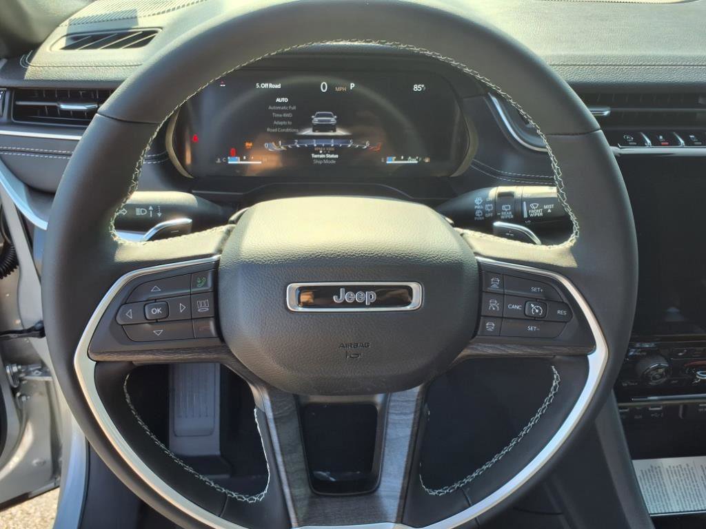 New 2025 Jeep Grand Cherokee L Limited w/ Luxury Tech Group II image 12