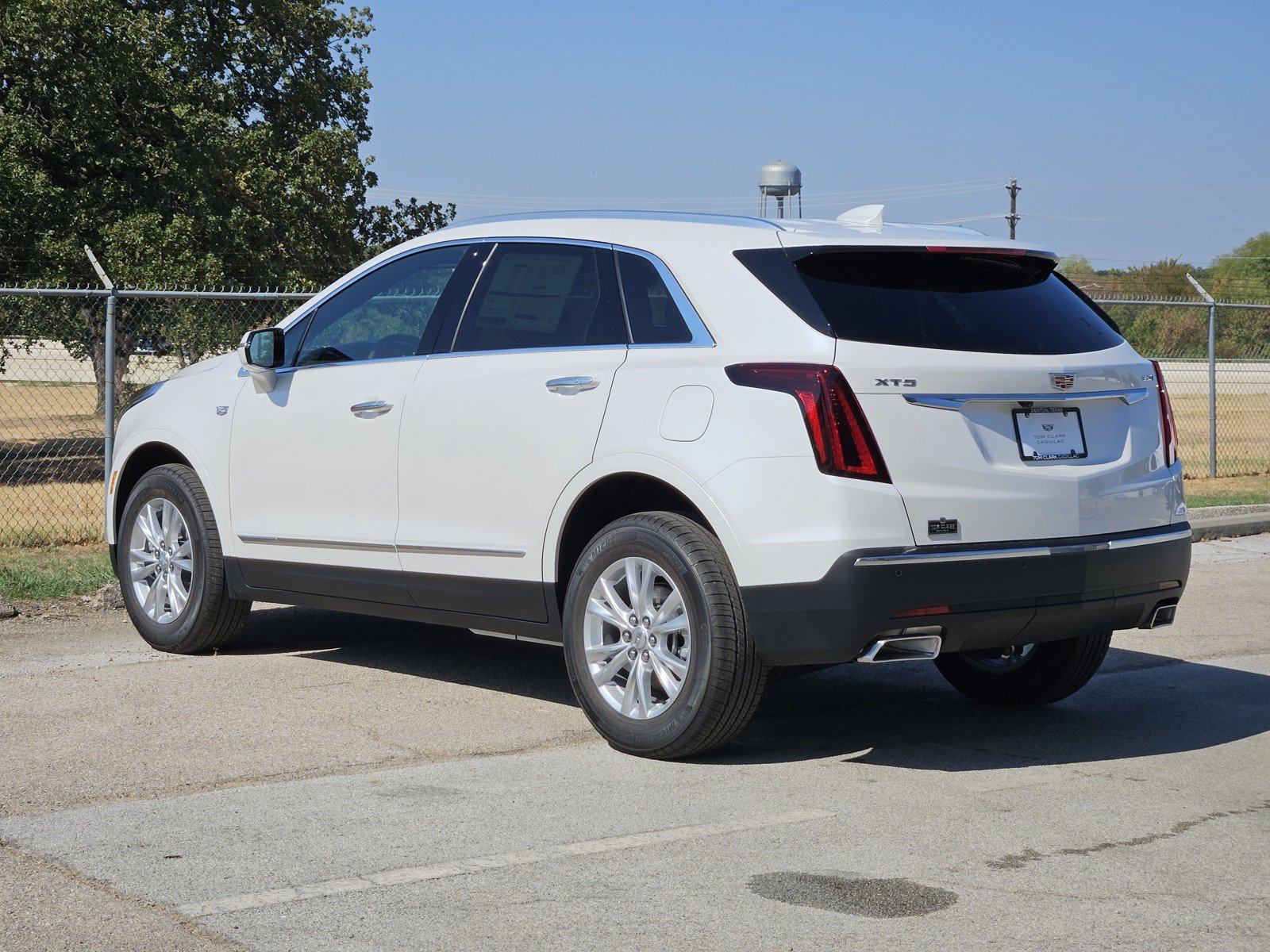 New 2026 Cadillac XT5 Luxury FWD image 3