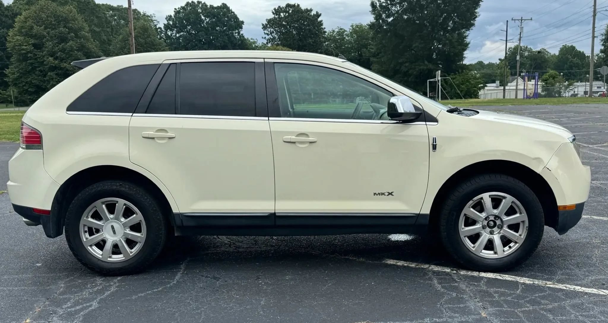 Used 2008 Lincoln MKX 2WD image 9
