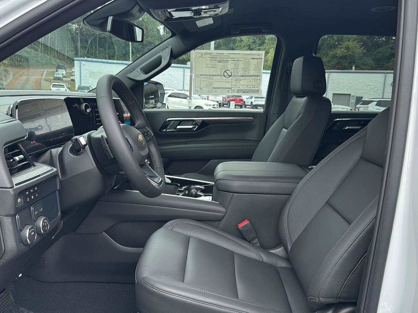 New 2026 Chevrolet Suburban LT image 8