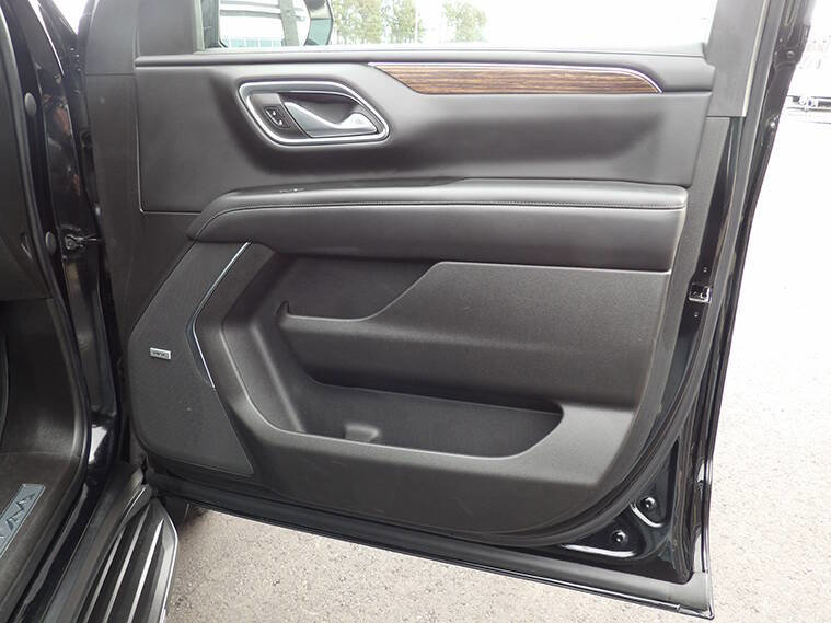 Used 2021 Chevrolet Suburban High Country image 23