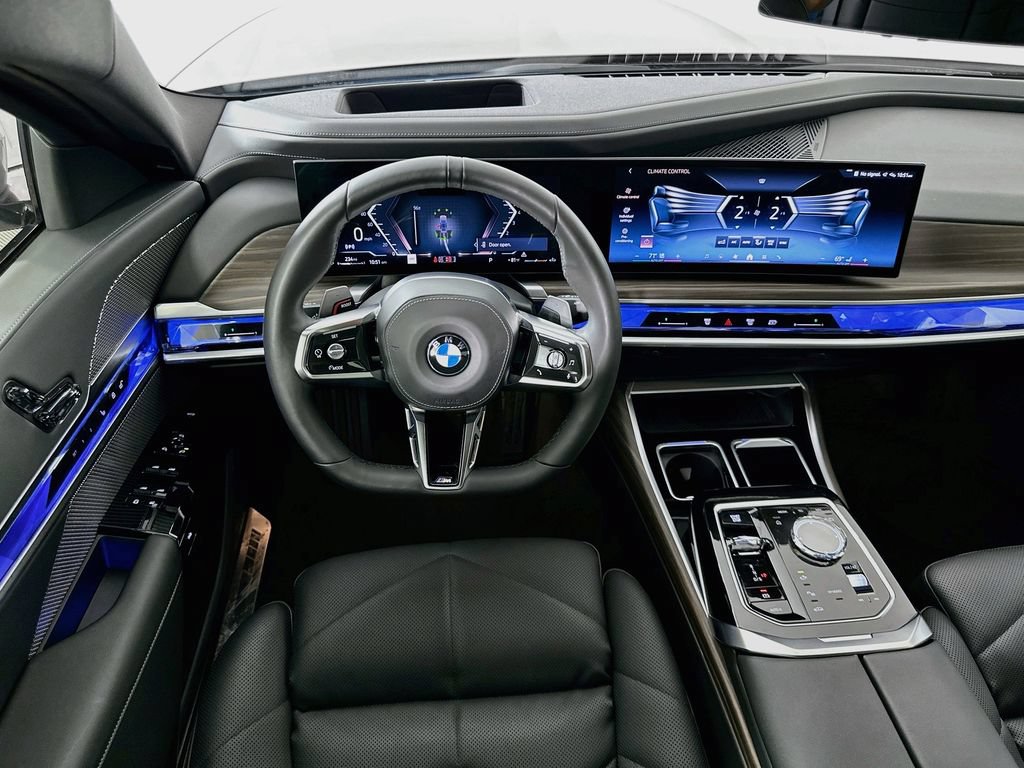 Certified 2025 BMW 740i w/ Premium Package RWD image 22