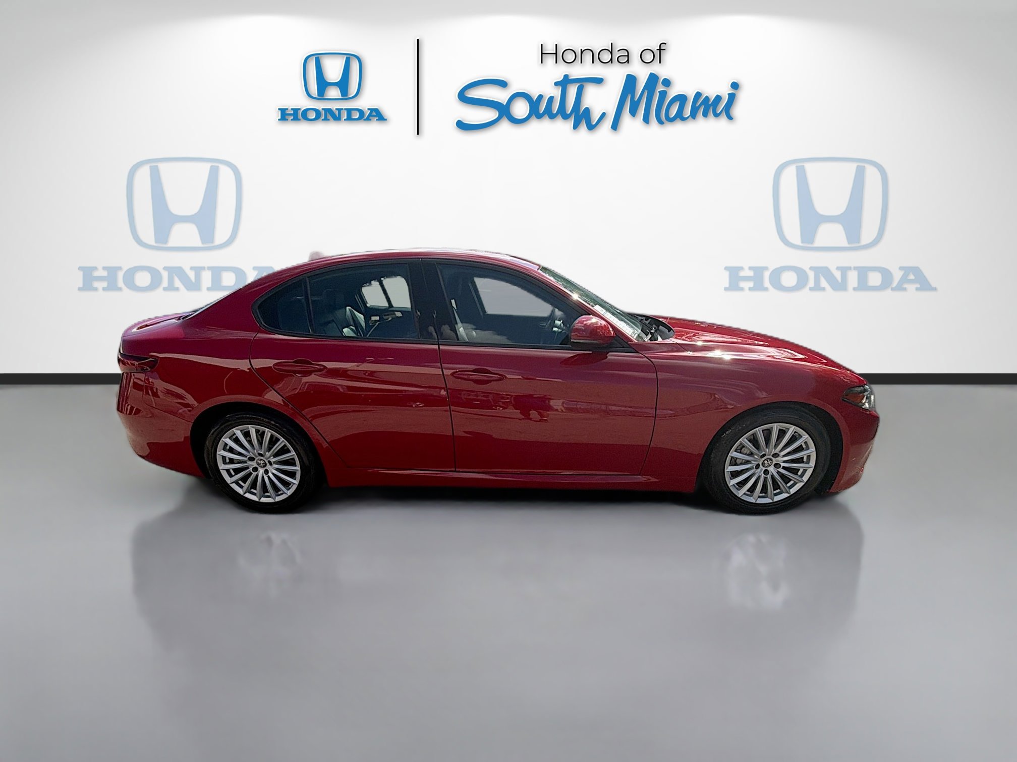 Used 2023 Alfa Romeo Giulia Sprint image 8