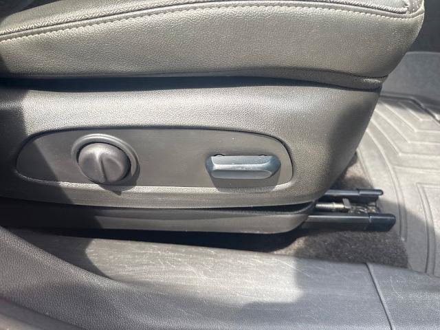 Used 2023 Buick Encore GX Essence w/ Experience Buick Package FWD image 28