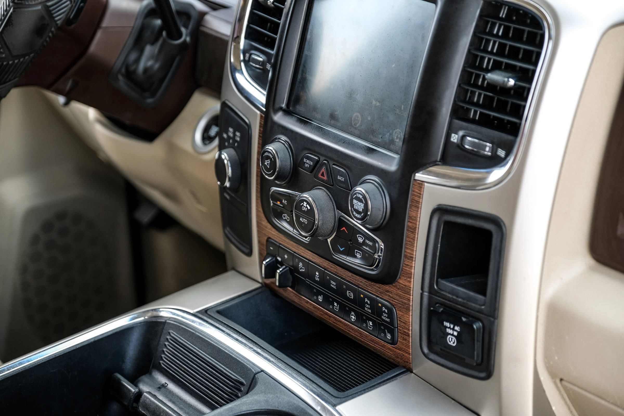 Used 2018 RAM 2500 Laramie AWD/4WD image 30