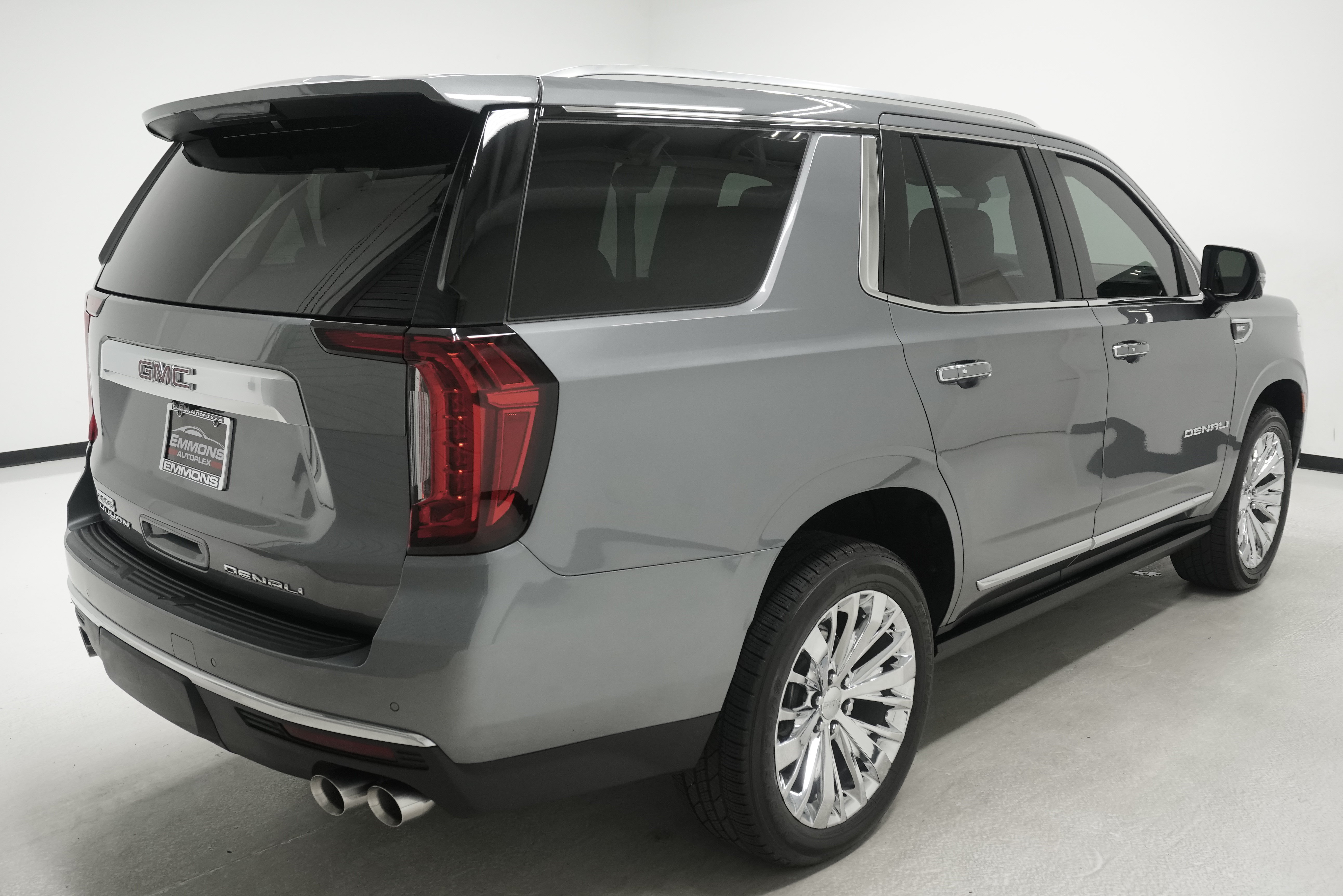Used 2021 GMC Yukon Denali w/ Denali Premium Package AWD/4WD image 4