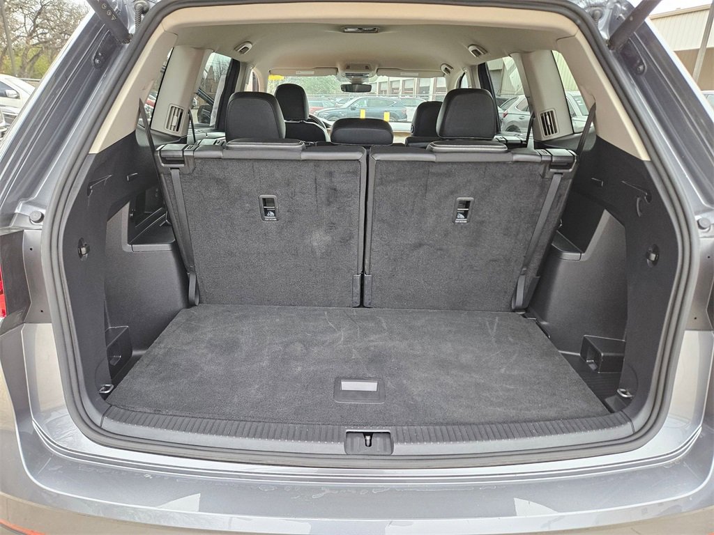 Used 2025 Volkswagen Atlas SE image 24