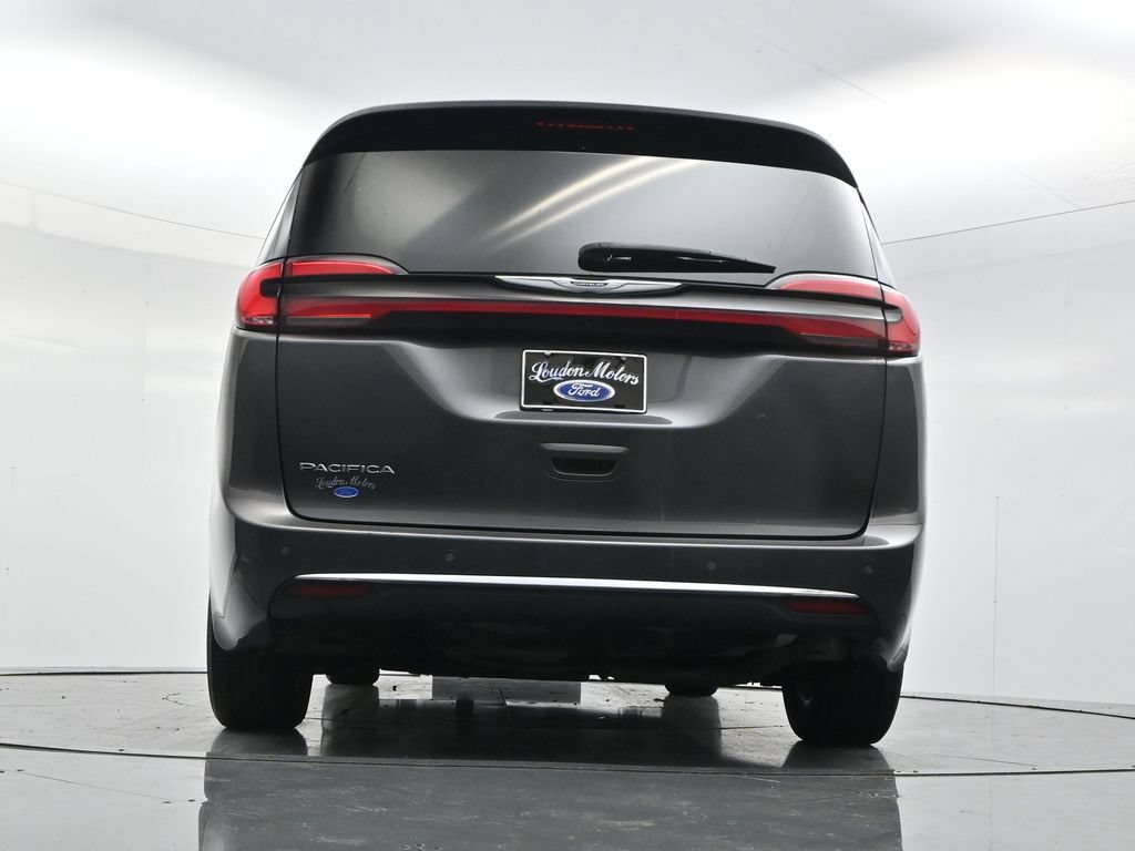 Used 2023 Chrysler Pacifica Touring-L FWD image 45