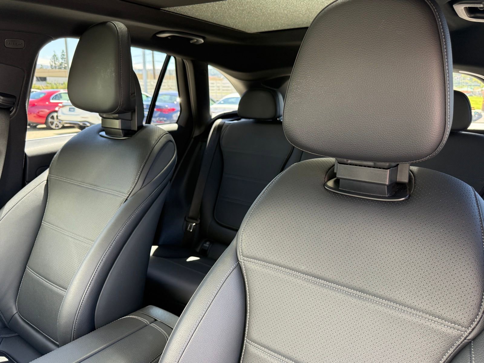 Used 2025 Mercedes-Benz GLC 300 image 28