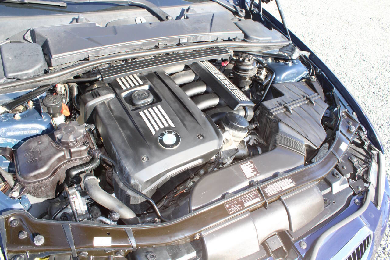 Used 2013 BMW 328i Convertible image 30