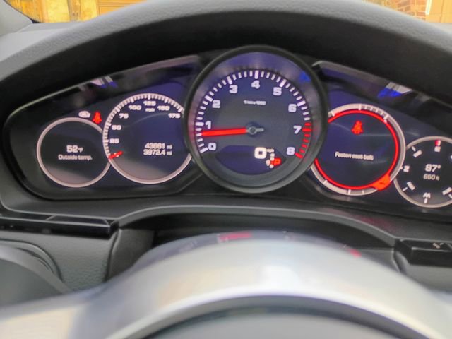 Used 2020 Porsche Cayenne image 33