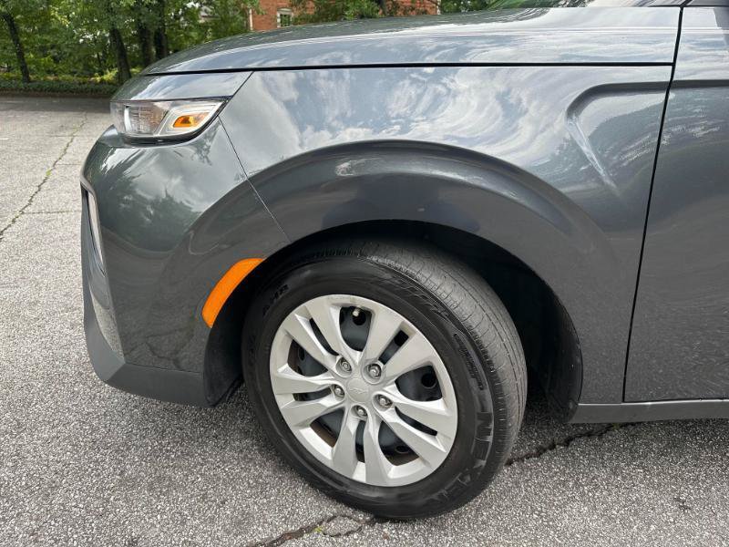 Used 2022 Kia Soul LX FWD image 3