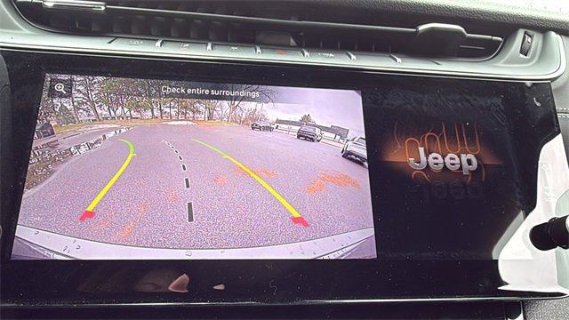 New 2026 Jeep Grand Cherokee Laredo image 3