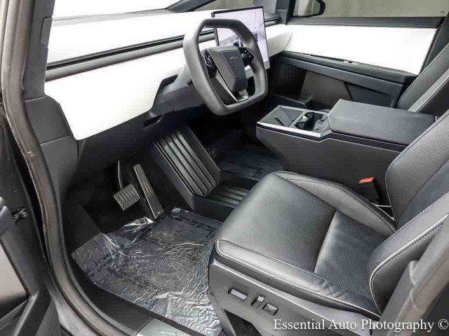 Used 2024 Tesla Cybertruck AWD Crew Cab image 13