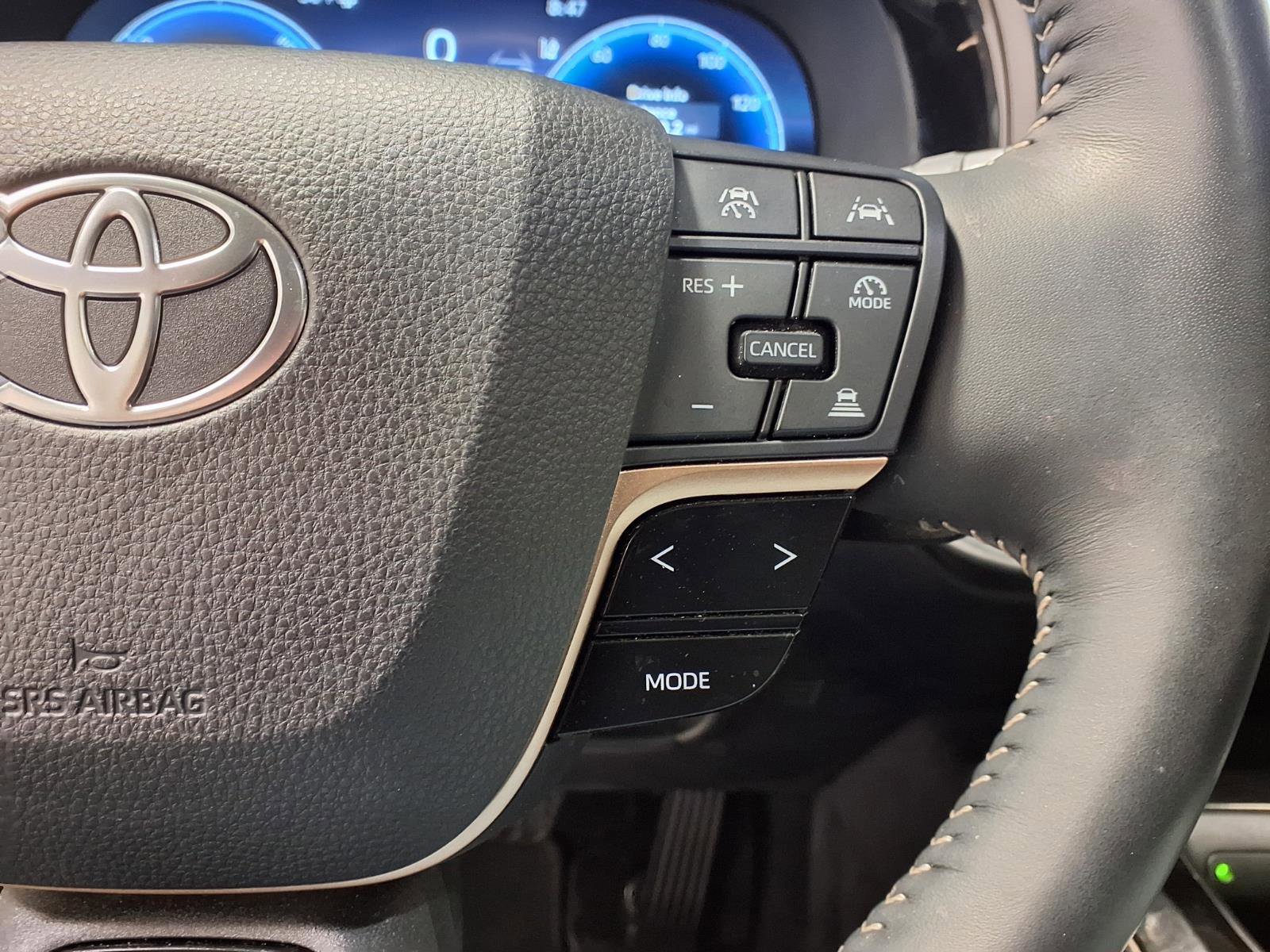 Used 2025 Toyota Crown Signia w/ Advanced Technology Package image 21