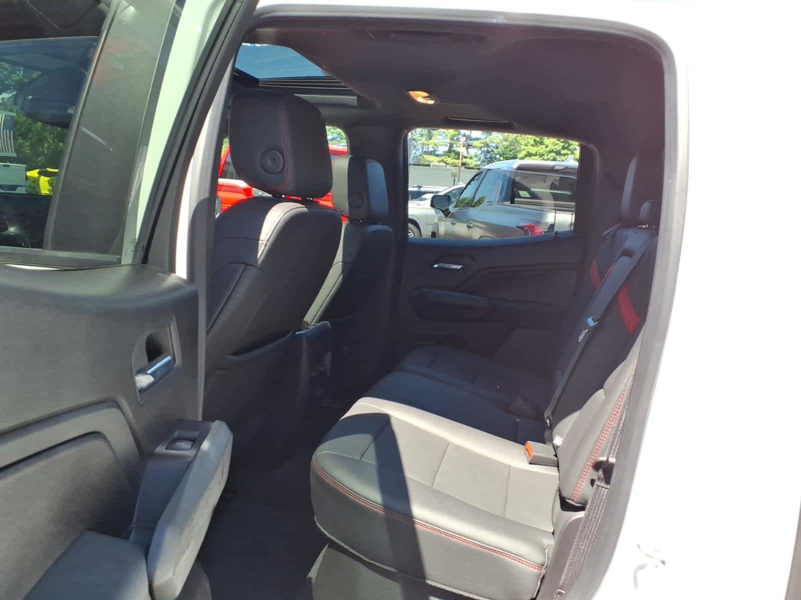 Used 2023 Chevrolet Colorado Z71 w/ Z71 Convenience Package 2 AWD/4WD image 16