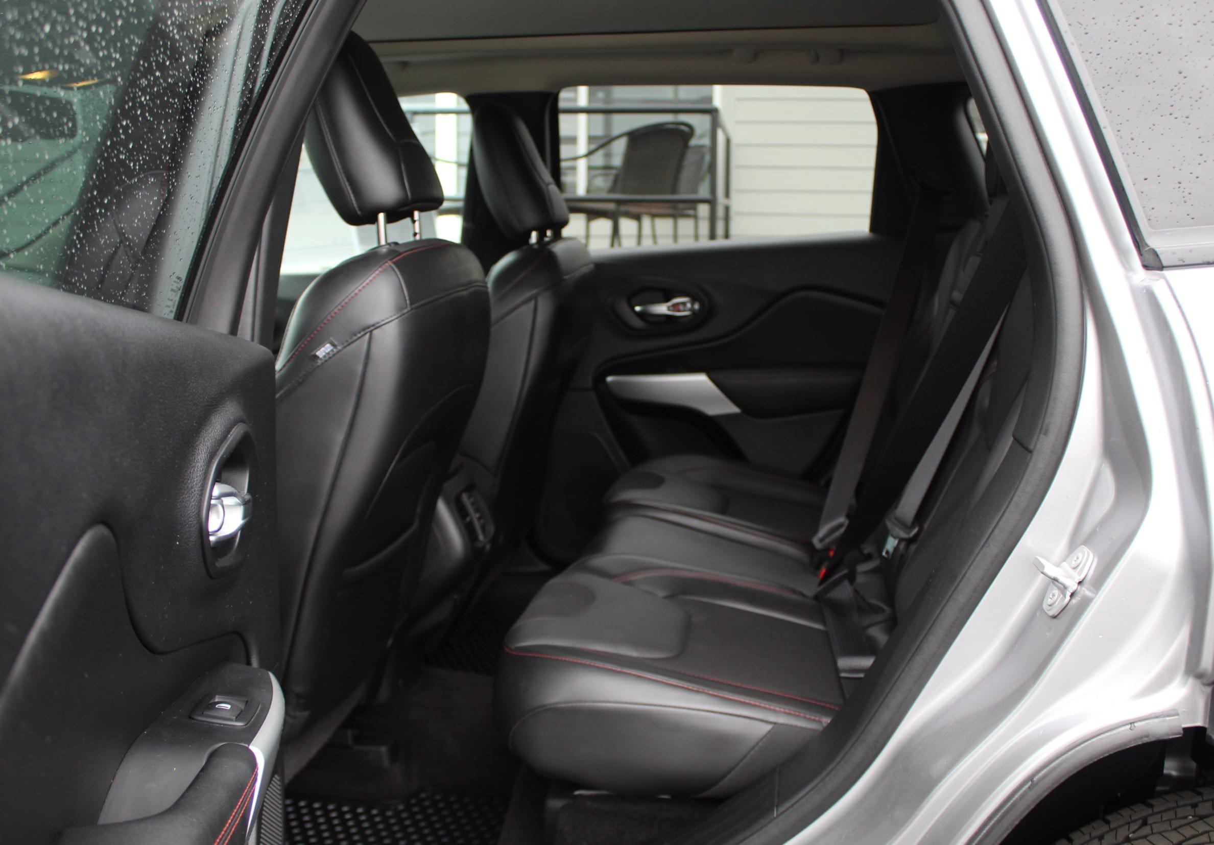 Used 2018 Jeep Cherokee Trailhawk w/ Comfort/Convenience Group AWD/4WD image 19