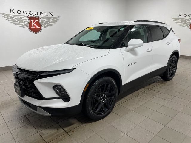 Used 2023 Chevrolet Blazer LT w/ Convenience Package AWD/4WD image 3
