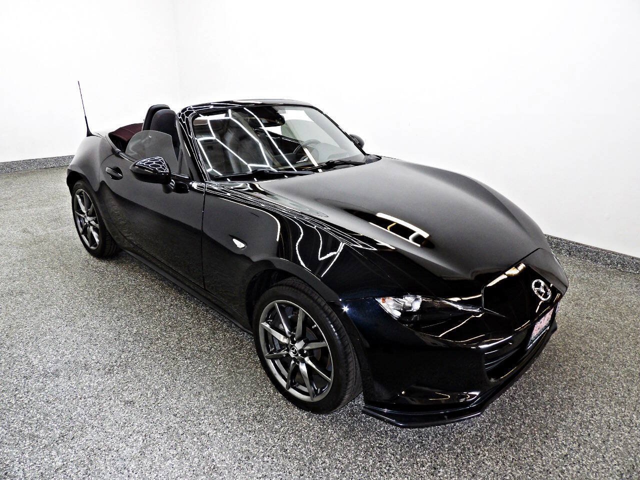 Used 2018 MAZDA MX-5 Miata Grand Touring RWD image 9