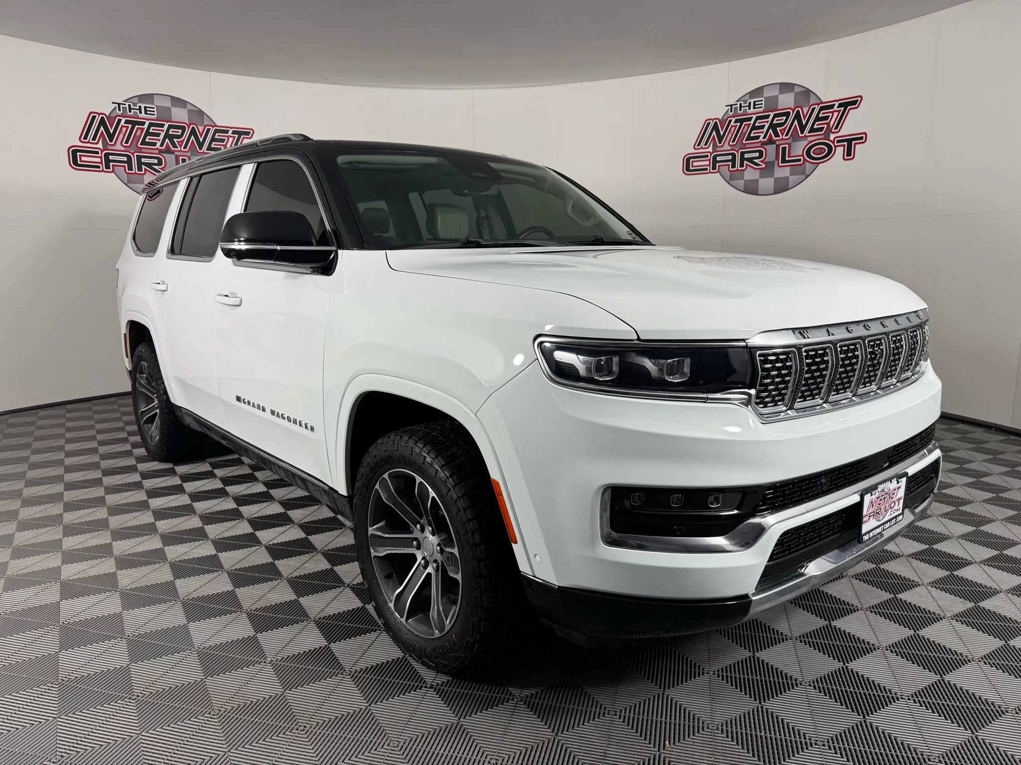 Used 2023 Jeep Grand Wagoneer 4WD w/ Flexible Seating Group image 8