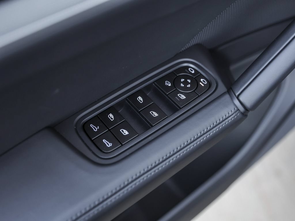 New 2026 Porsche Cayenne AWD/4WD image 30