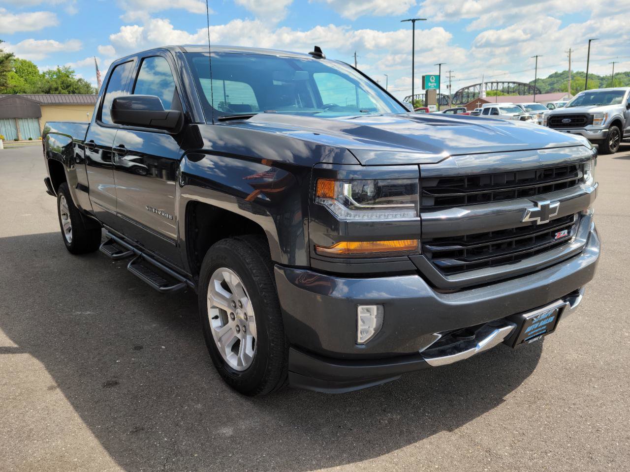 Used 2018 Chevrolet Silverado 1500 LT w/ All Star Edition AWD/4WD image 3